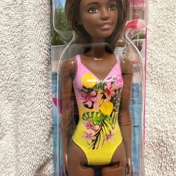 ****Donated*****Barbie dark skin and hair - Picture 4 of 5